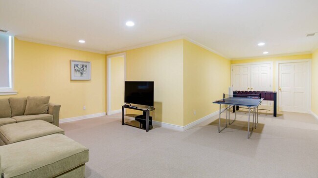 Building Photo - 18 Cuffee Dr