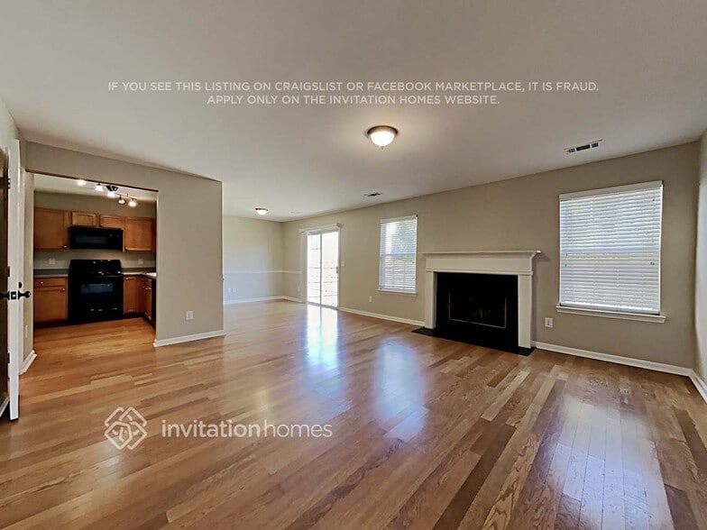 Building Photo - 2730 Englewood Dr