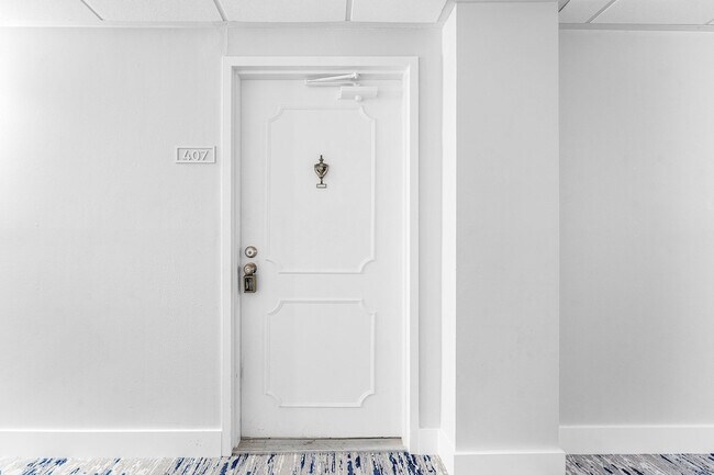 Building Photo - 3215 S Ocean Blvd