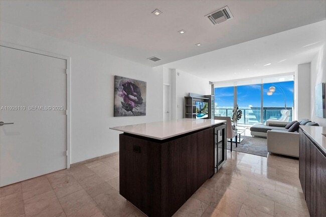 Building Photo - 88 SW 7th St