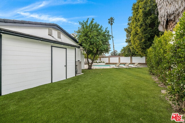 Building Photo - 16517 Hartsook St