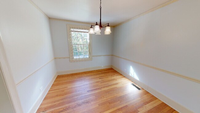 Building Photo - 508 Thomas Rd