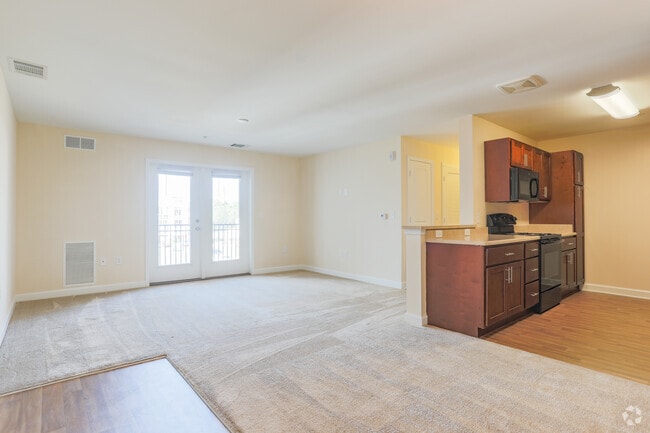 2BR,2BA,-1012SF - 200 West I