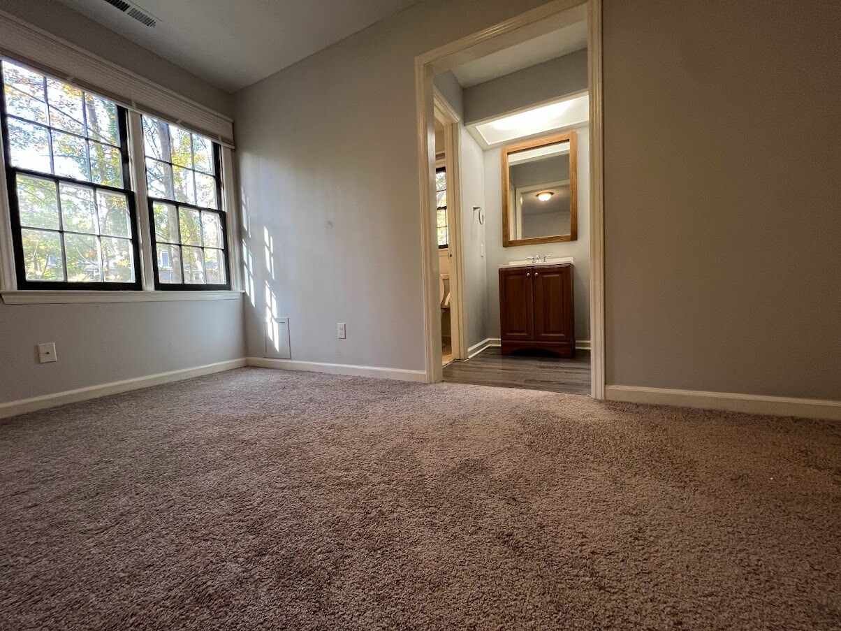 Building Photo - 4905 Coral Ridge Ct