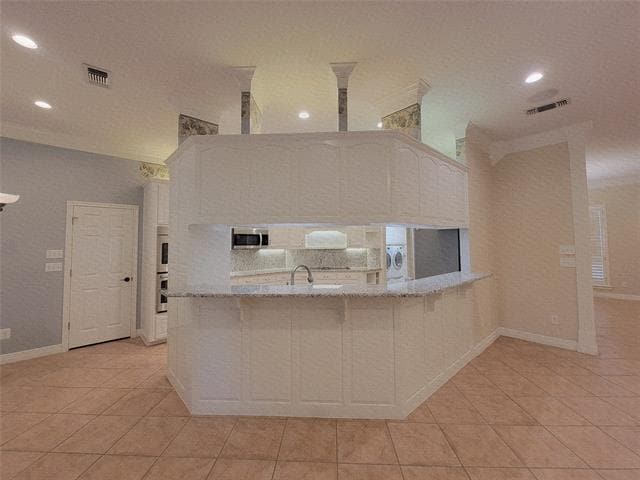 Building Photo - 9621 Monticello Dr