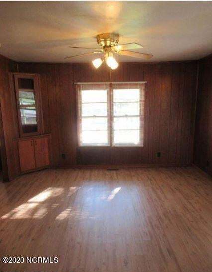 Building Photo - Spacious 3 Bedroom, 1 Bathroom Home in Ric...