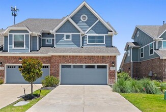 Building Photo - 3008 Grandview Dr
