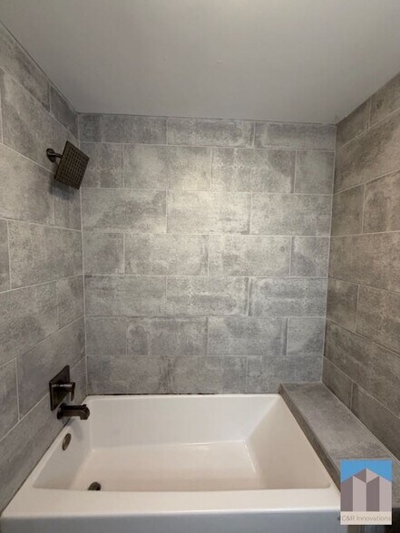 Building Photo - 133 McGill Park Ave NE