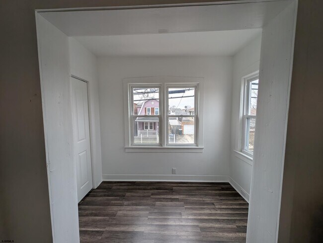 Building Photo - 1115 N Ohio Ave