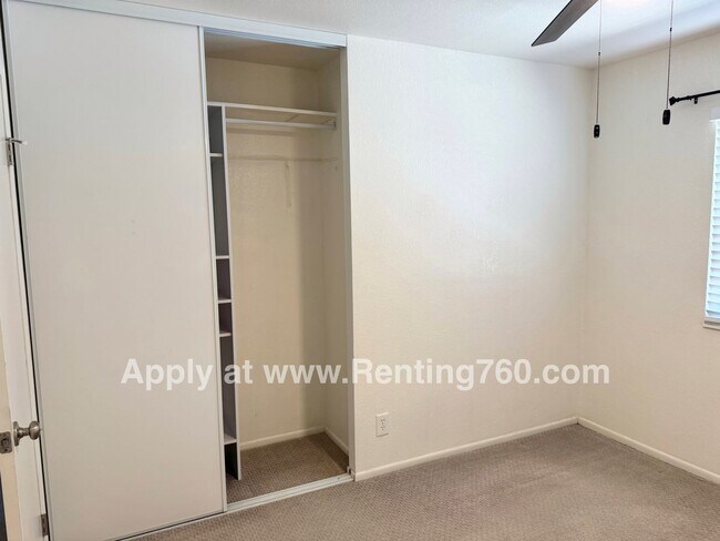 Building Photo - Updated Home Near Military base