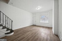 Building Photo - 2919 N Mascher St