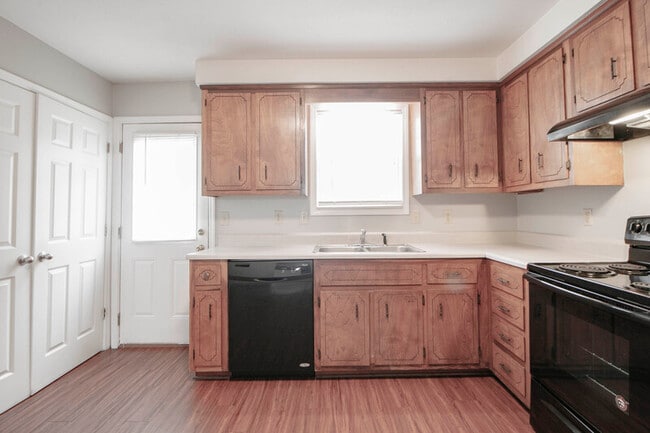 Building Photo - 363 Peabody Dr