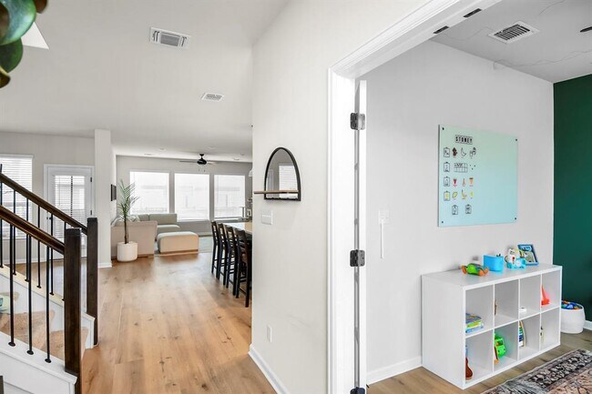 Building Photo - 166 Twistleaf Dr