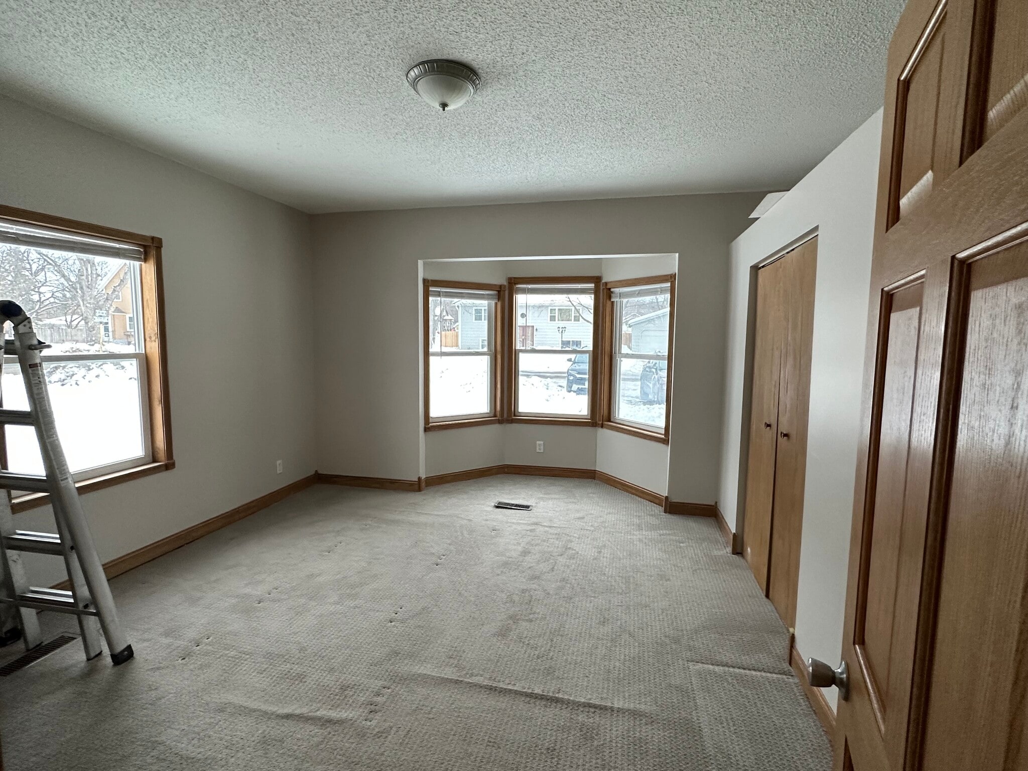 Building Photo - 465 3rd Ave