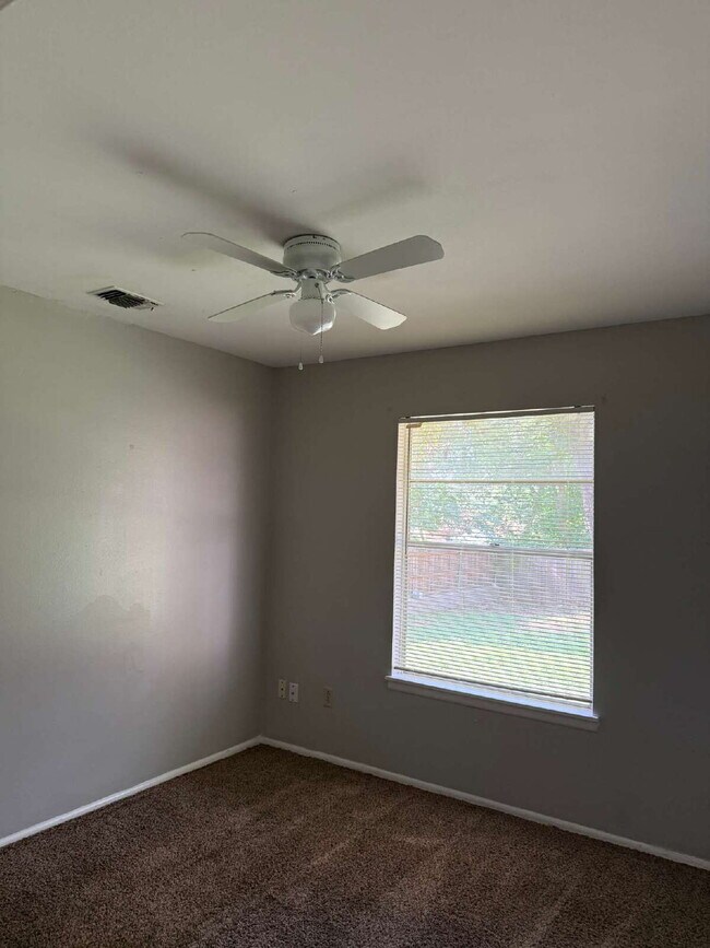 Building Photo - 5702 Ben Casey Dr