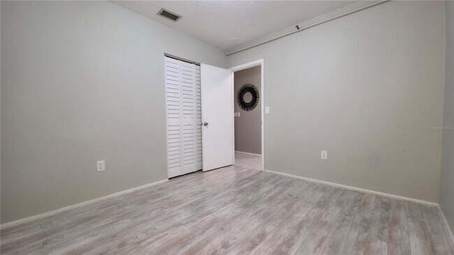 Building Photo - 2124 N Tamiami Trl