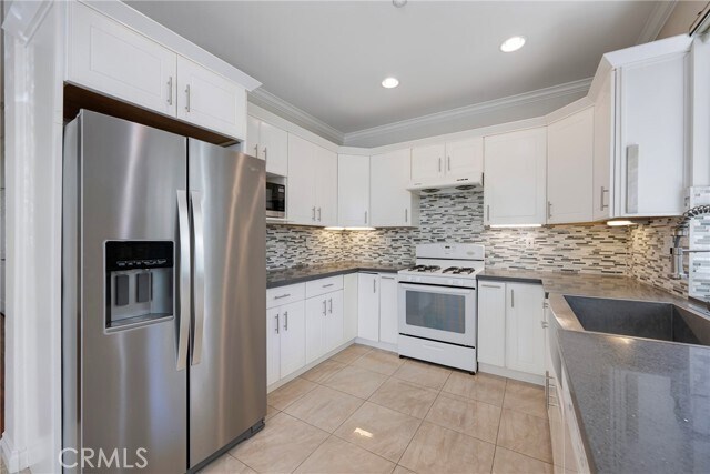 Building Photo - 1760 Taylor Ln