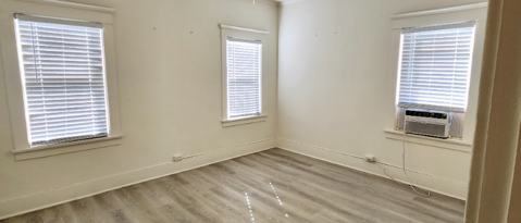 Building Photo - 3538 1/2 W 60th St-
