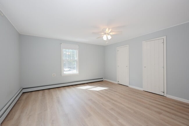 Building Photo - 55 Holbrook Hill Rd