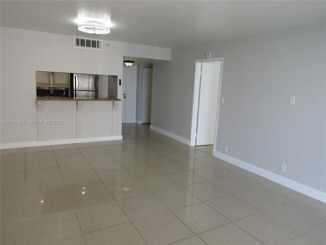 Building Photo - 7601 E Treasure Dr