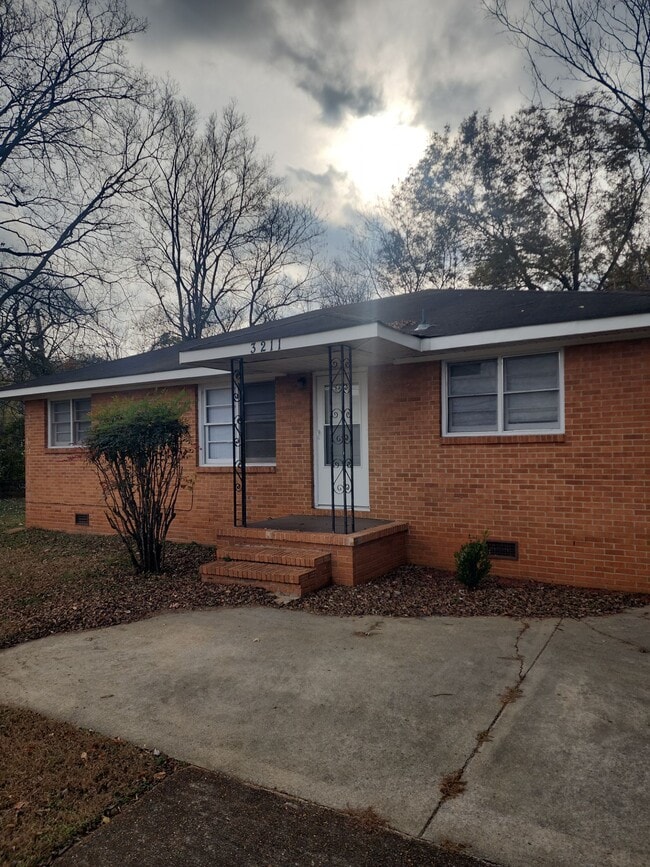 Primary Photo - 3211 Meridian St N