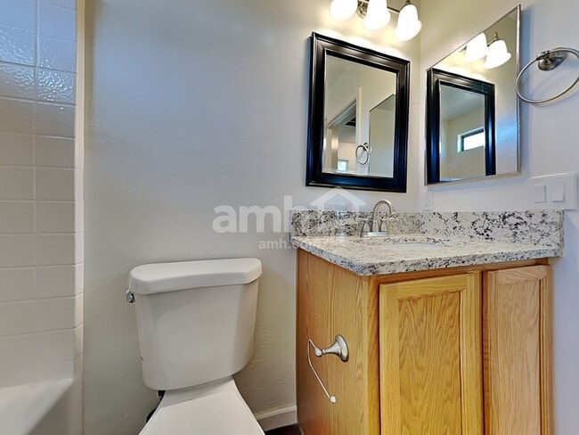 Building Photo - 786 W Cholla Crest Dr