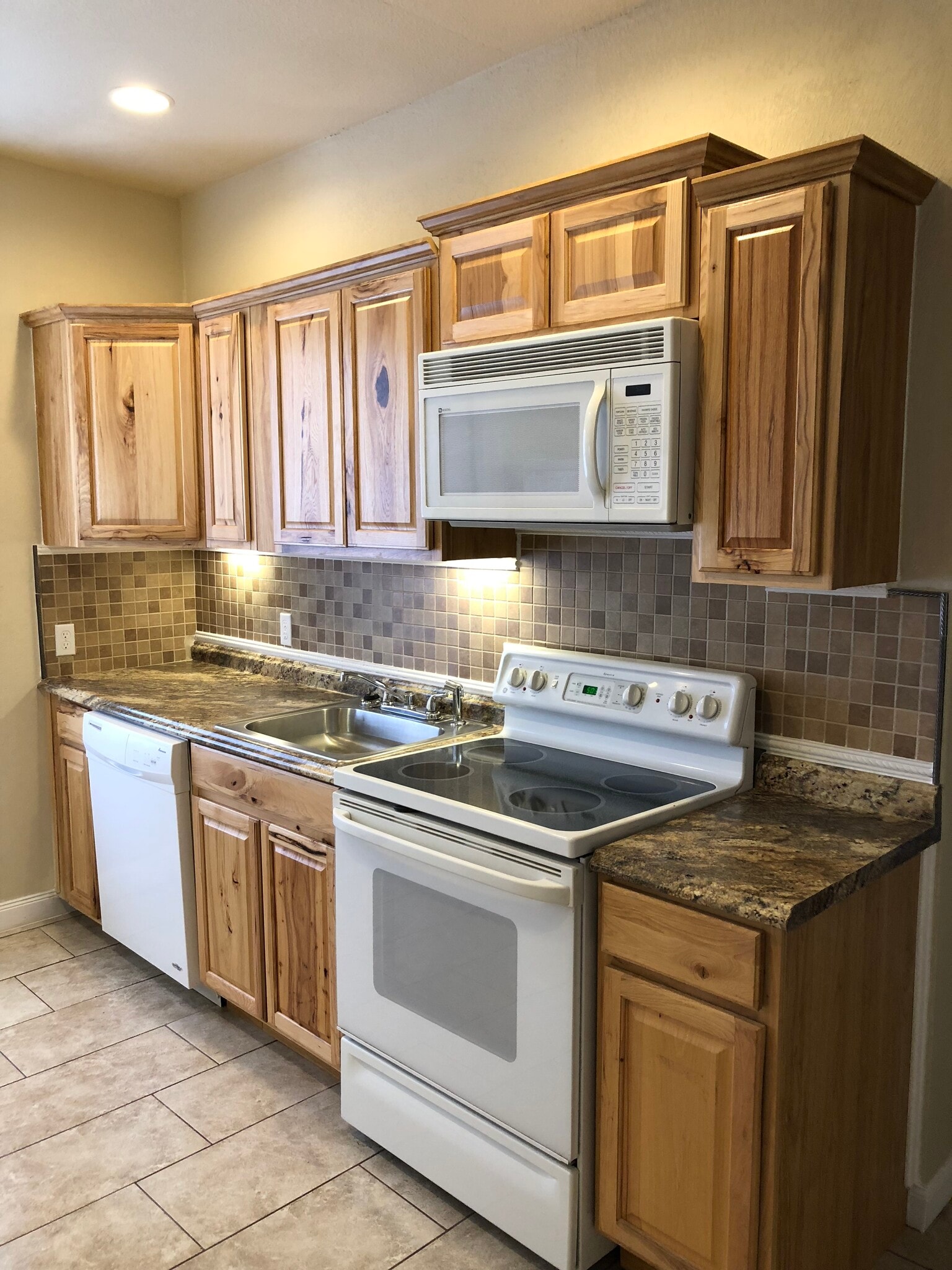 All kitchen amenities included along with refrigerator - 1301 N Klein Ave