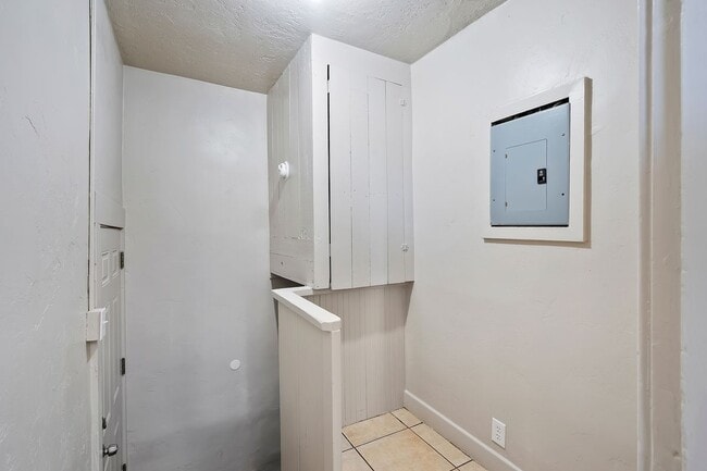 Building Photo - 212 Patterson St