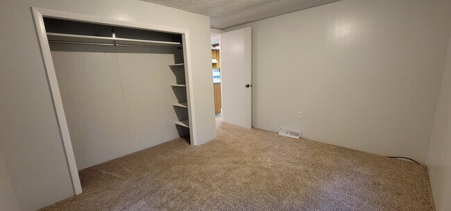 Building Photo - 281 Acre Ave