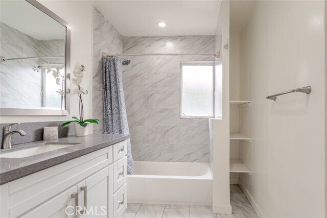 Building Photo - 204 S Arnaz Dr