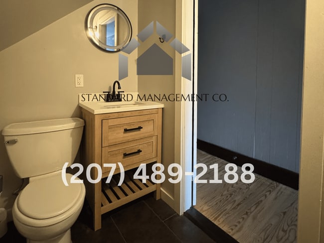 Building Photo - Well Maintained 4 Bedroom Single Family Ho...