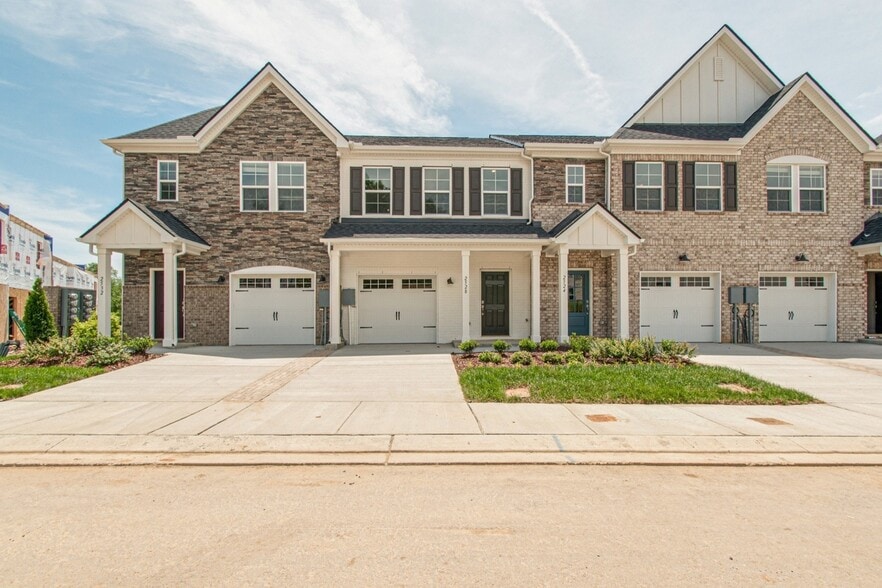 Primary Photo - 316 Victoria Dr