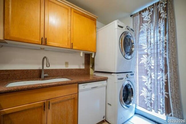 Building Photo - $2,550 / 2br - 793ft2 - Maintained and Freshly Painted 2BR/1BA/2PKG unit in Waikalani Woodland (M...