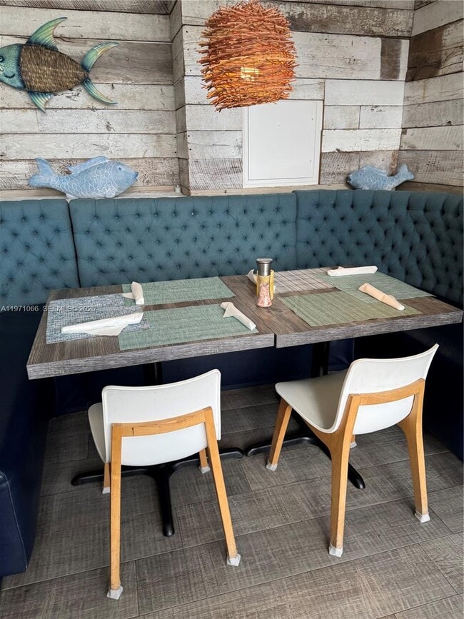 Building Photo - 15901 Collins Ave