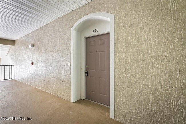 Building Photo - 10550 Baymeadows Rd