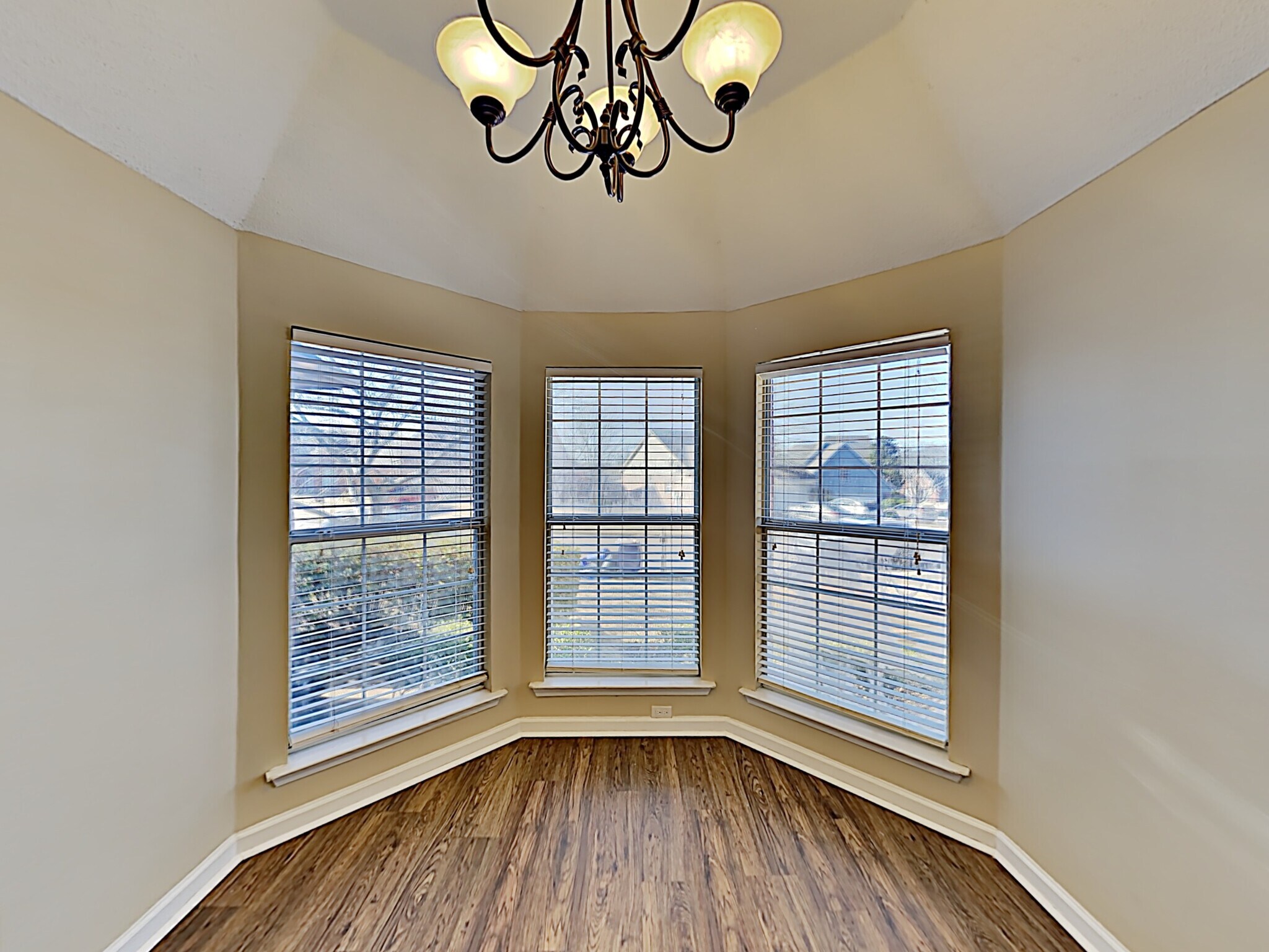 Building Photo - 1146 Red Fern Cir E