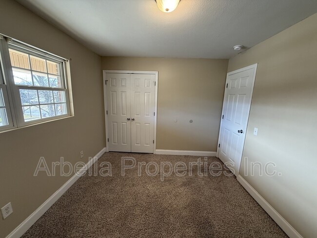 Building Photo - 133 Walker St