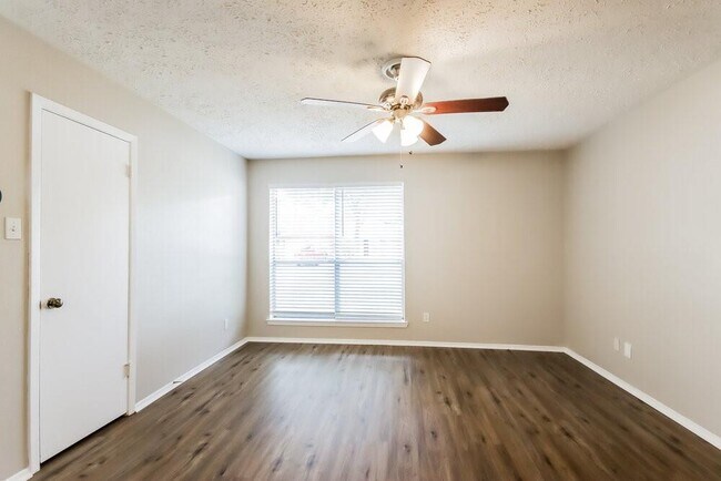 Building Photo - 4703 Lost Lake Ln
