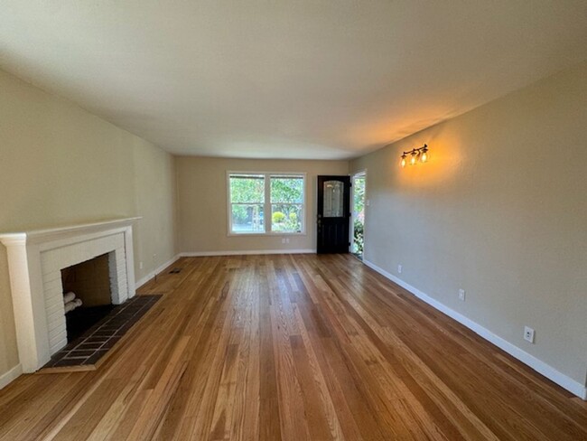 Building Photo - Charming single level home in Walnut Creek...