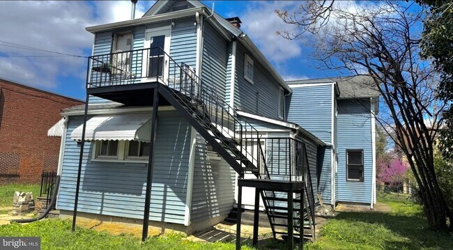 Building Photo - 613 Homestead St