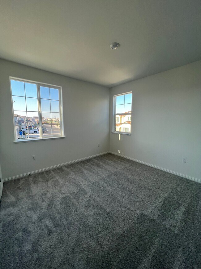 Building Photo - 3137 Barnowl Wy
