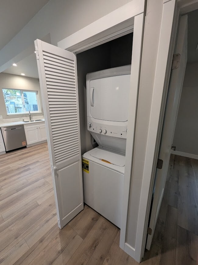 Building Photo - 312 Irene Ave