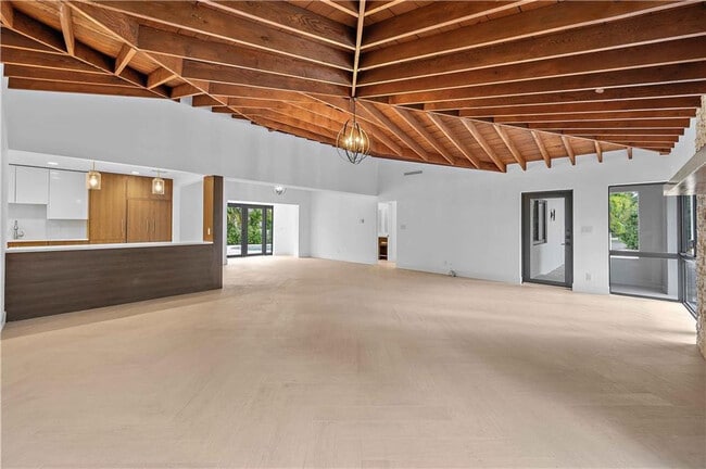 Building Photo - 2201 Intracoastal Dr