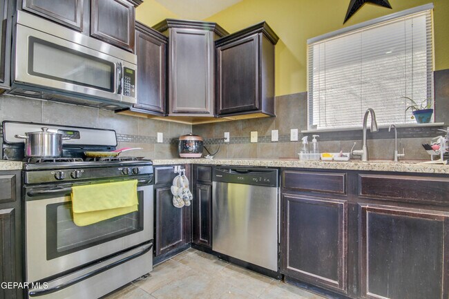 Building Photo - 14600 Christian Castle