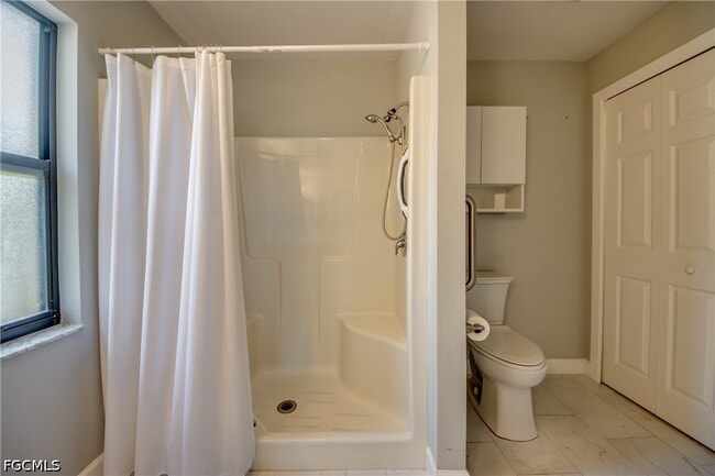 Building Photo - 15472 Admiralty Cir