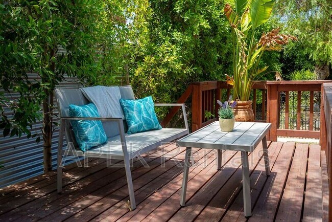 Building Photo - 2184 E Powell Rd