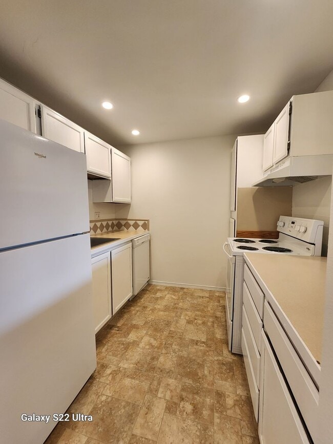 Building Photo - 3430 I St NE