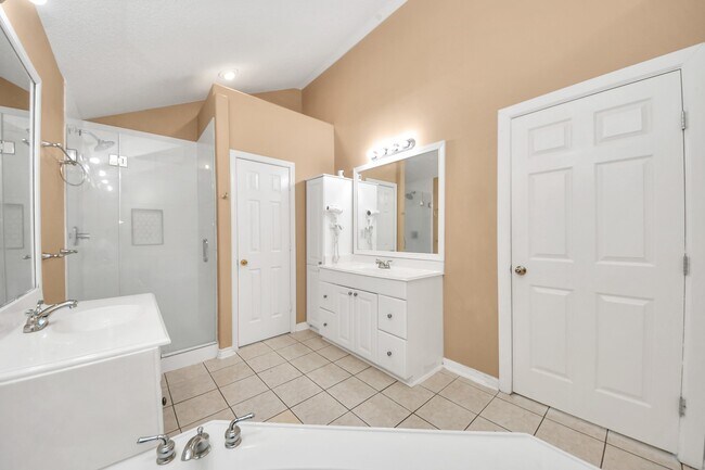Building Photo - 3007 Cotter Lake Cir