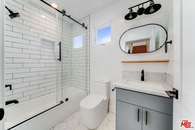 Building Photo - 1435 S Crescent Heights Blvd