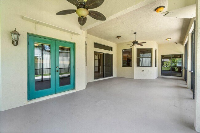 Building Photo - 11415 51st Ct N